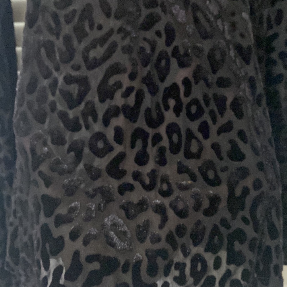 Guess - Picture 2 of 3